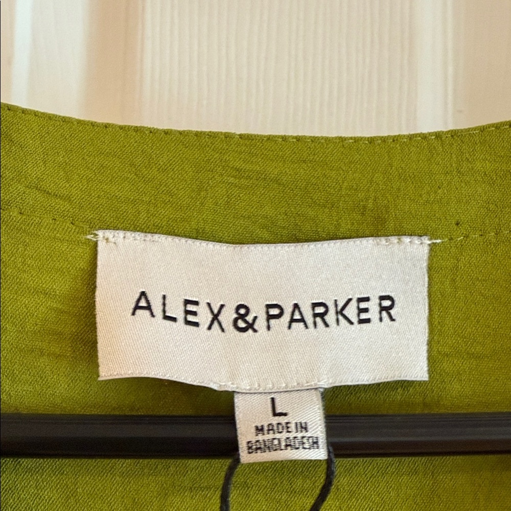 Parker Green and Gold Blouse - Picture 5 of 7